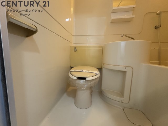 トイレ　浴室にトイレがあります