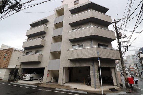 【広島市南区金屋町のマンションの建物外観】