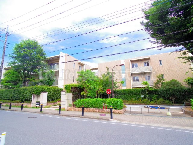 小平市上水本町のマンションの建物外観