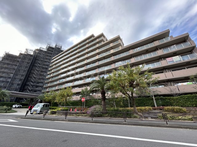 川崎市川崎区小田栄のマンションの建物外観