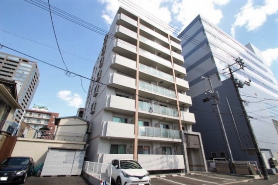 岡山市北区磨屋町のマンションの建物外観