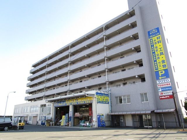 【厚木市旭町のマンションの建物外観】