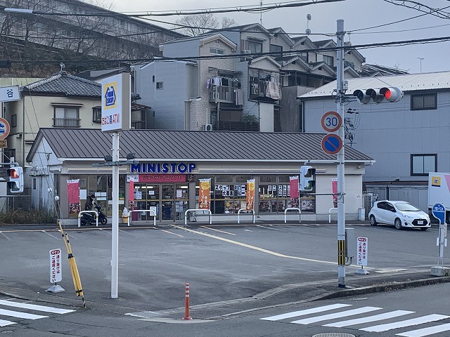 【京都市北区大北山原谷乾町のマンションのコンビニ】