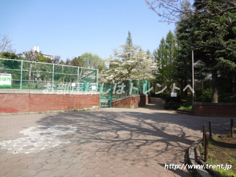 【ブレス北新宿の公園】