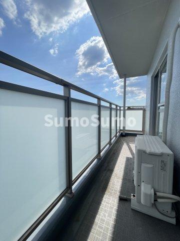 バルコニー　開放的で明るい空間を演出してくれるバルコニーです