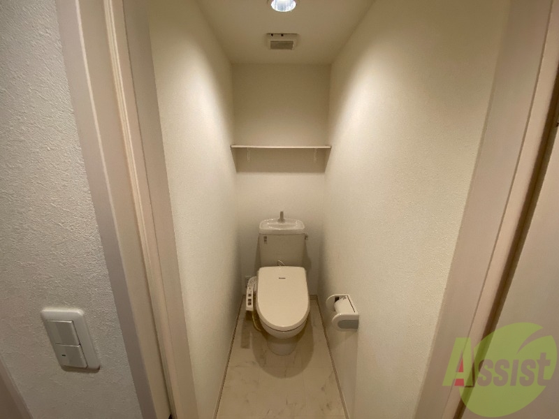 トイレ　広いトイレで閉塞感がなくて気持ちが良いですね。