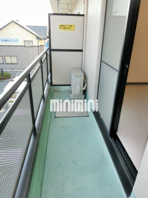 バルコニー　南向きで洗濯物が良く乾きそうですね。