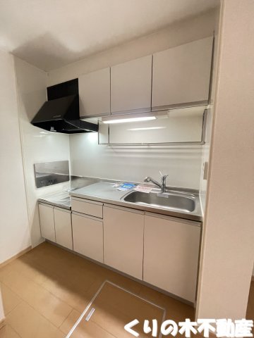 キッチン　コンパクトなキッチンで掃除もラクラク