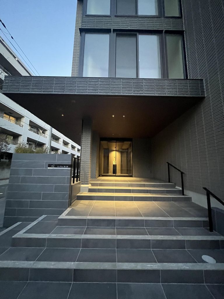 エントランス　エントランス