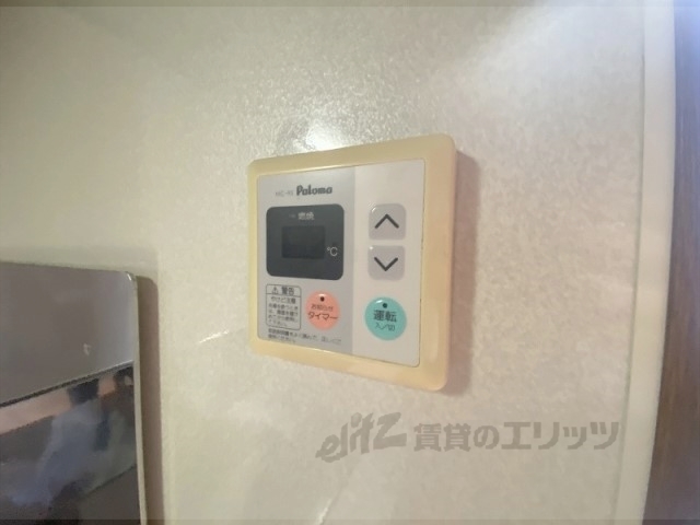 その他設備　給湯器リモコン