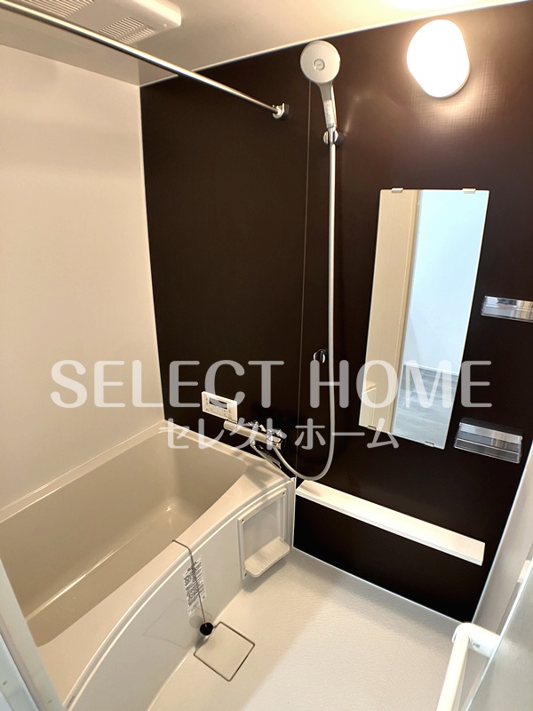 バス・シャワールーム　コンパクトで使いやすいお風呂です