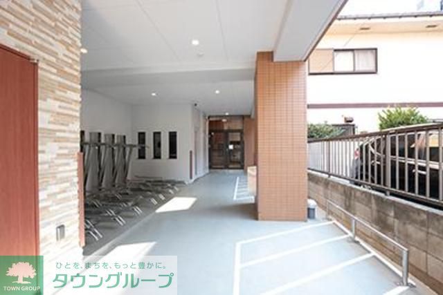 玄関　※写真は同タイプ住戸です。