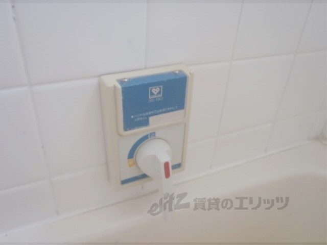 その他設備　給湯器リモコン