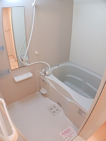 バス・シャワールーム　ゆったり過ごせるお風呂です