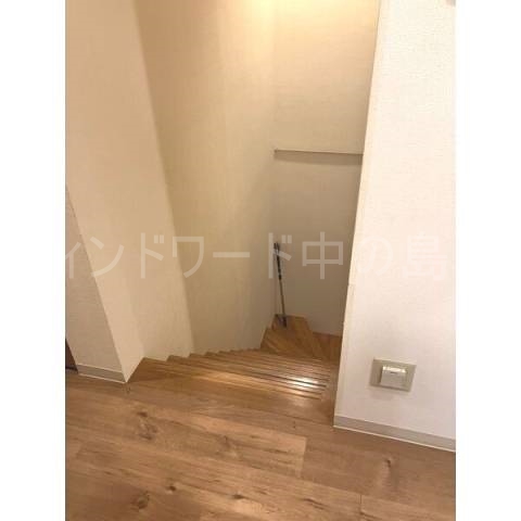玄関　詳細は、ウィンドワード中の島店までご相談下さい。