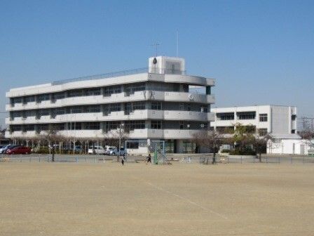 小学校　深谷市立西小学校（小学校）まで650m