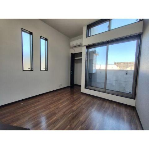 居室・リビング　室内