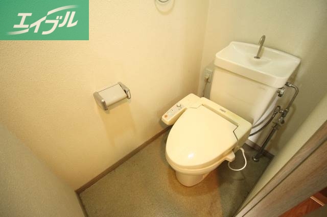 トイレ　温水洗浄便座設置済み