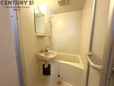 バス・シャワールーム　シンプルなお風呂です。