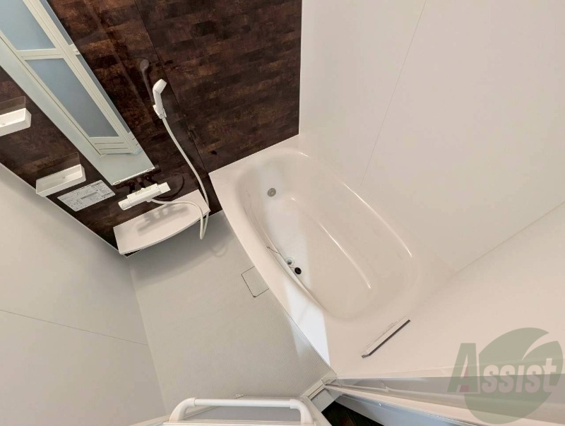 バス・シャワールーム　お風呂になります。一日の疲れを癒してくださいね。