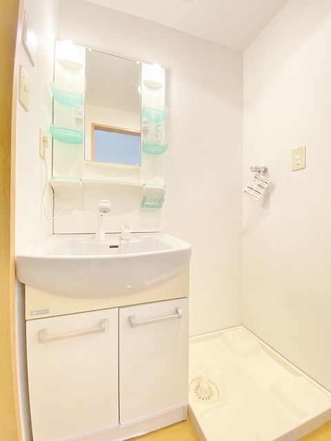 洗面設備　大きな独立洗面台