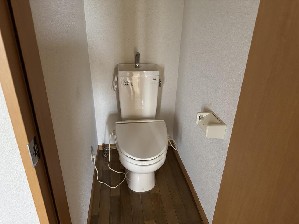 ＪＲ水郡線 常陸大宮駅 徒歩10分 2階建 築27年のトイレ写真