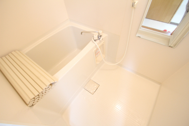 バス・シャワールーム　※別室の参考写真の為、現況優先です。