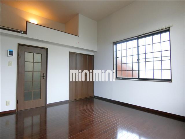 居室・リビング　２面採光のお部屋です。