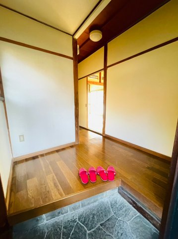 玄関　前回募集時の写真