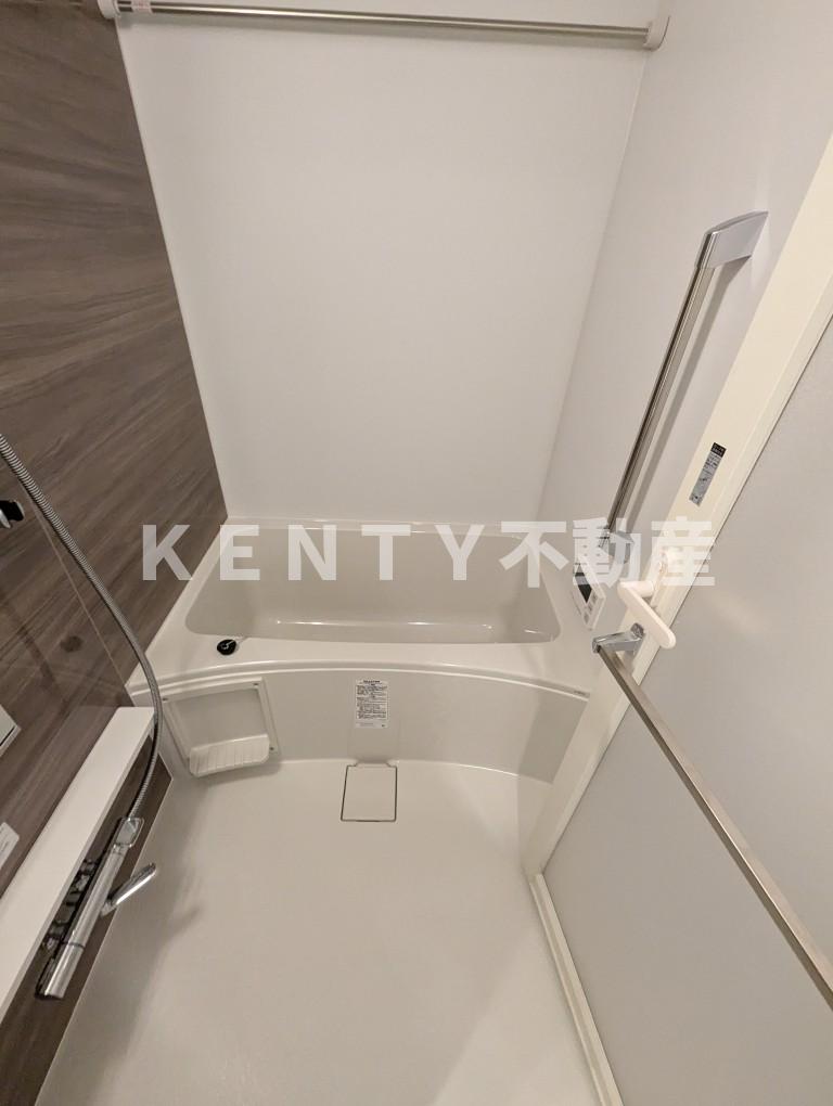 バス・シャワールーム　コンパクトで使いやすいお風呂です