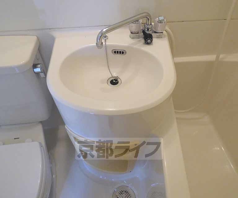 洗面設備　洗面台です。