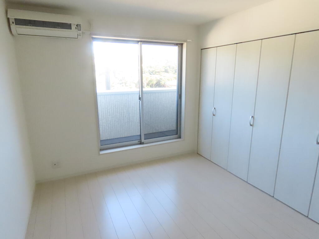 居室・リビング　※別号室のお写真です