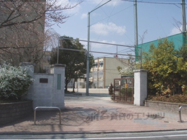 中学校　下鴨中学校（中学校）まで470m