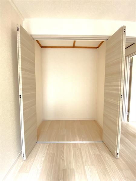 収納　洋室クローゼット