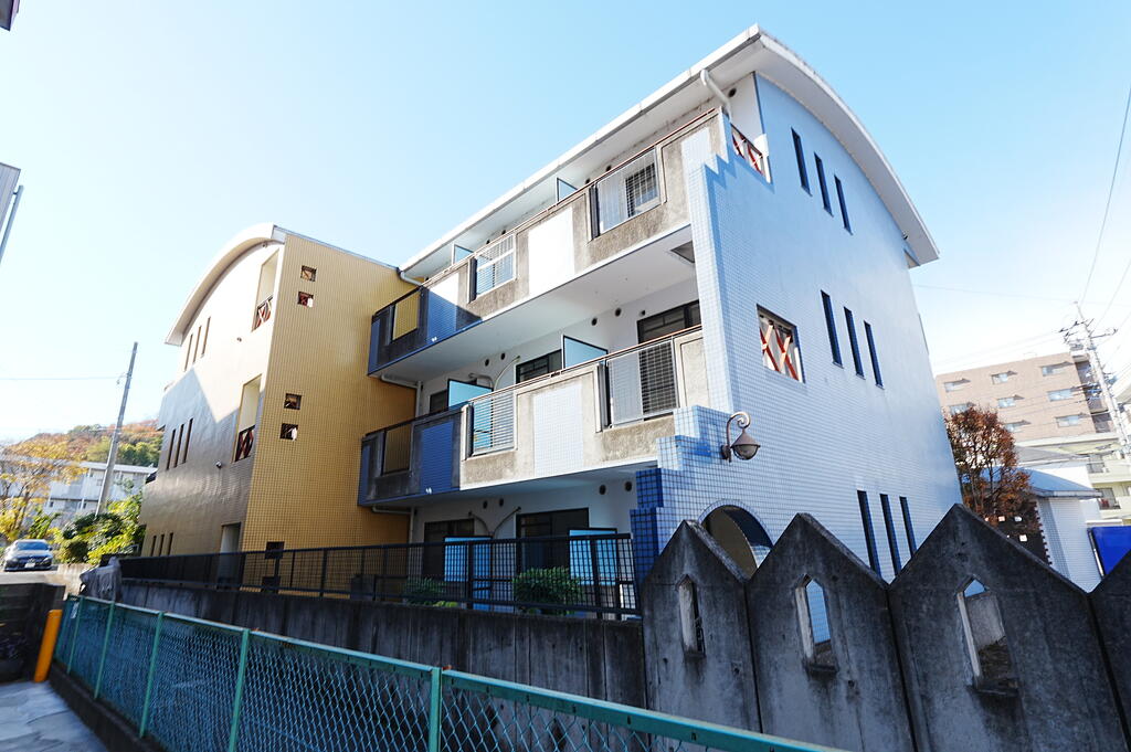 建物外観　ベルコリーヌ
