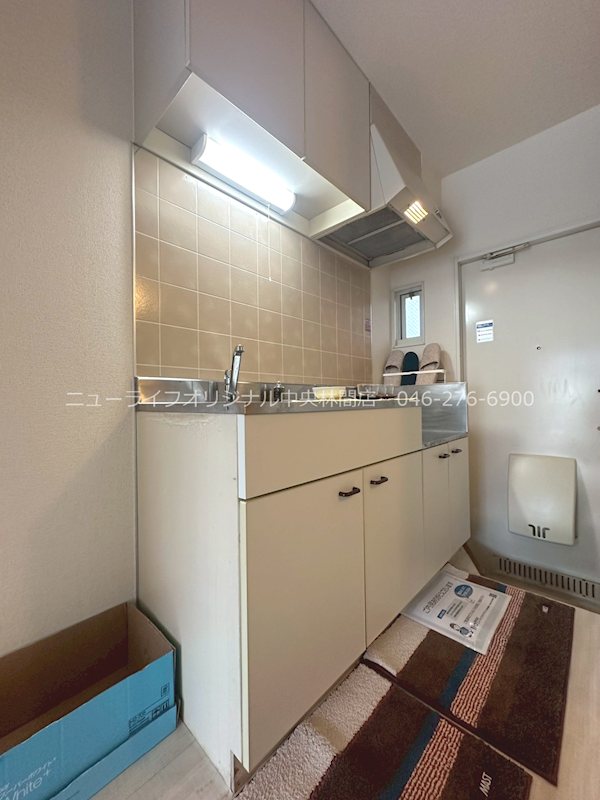 キッチン　コンロは設置幅・ガスの種別を確認の上、ご用意下さい。