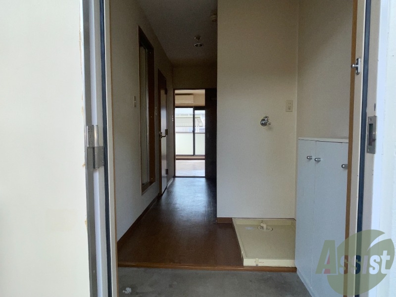 玄関　玄関でございます。毎日の出入りはこちらから。