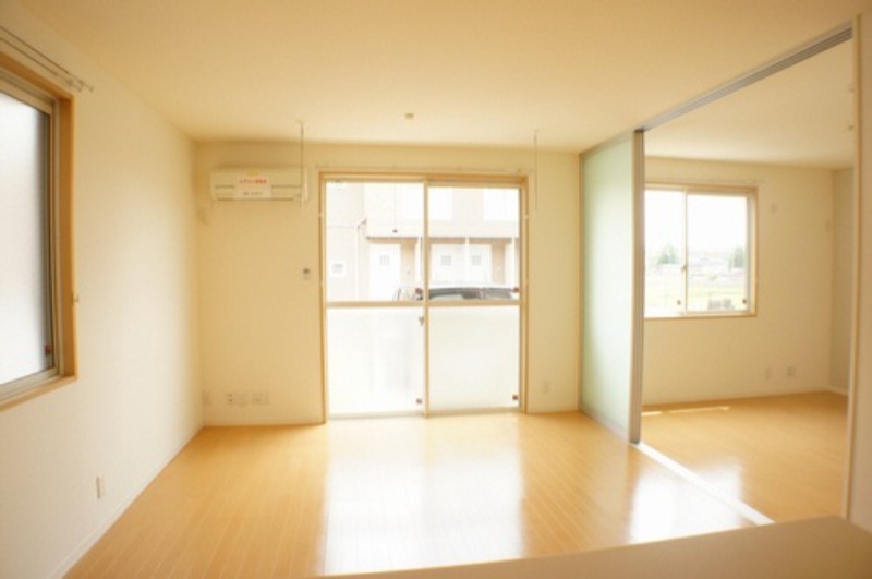 居室・リビング　図面と現状に相違がある場合には現状を優先