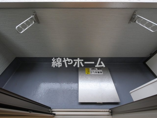 バルコニー　暖かな日差しのふりそそぐバルコニー