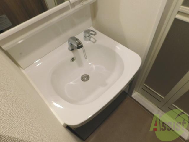 洗面設備　朝の身支度に便利です