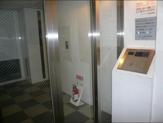 エントランス　エントランス