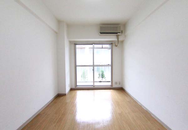 居室・リビング　居間です