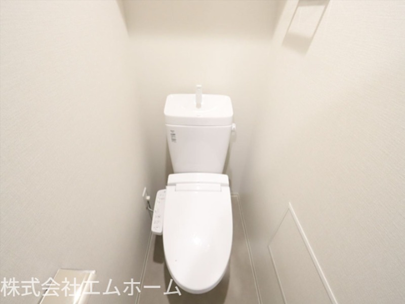 トイレ　温水洗浄便座付トイレ