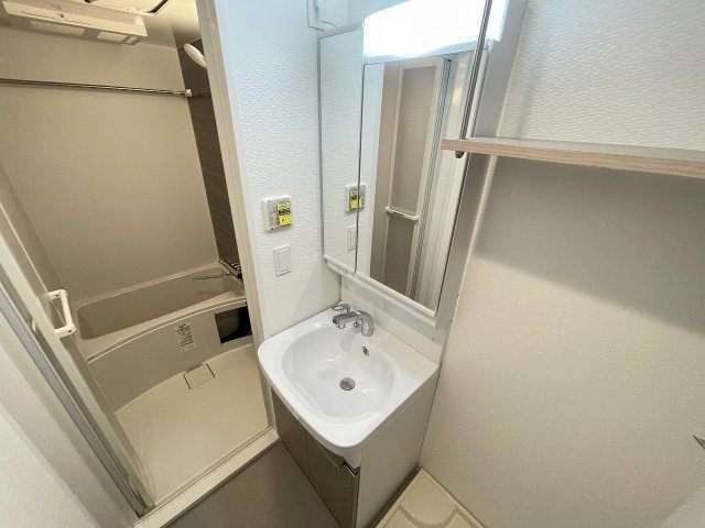 洗面設備　脱衣スペースもあります