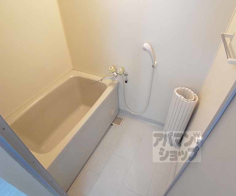 バス・シャワールーム　バスルーム