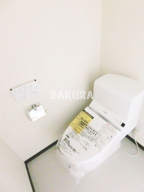 トイレ　嬉しい温水洗浄便座♪