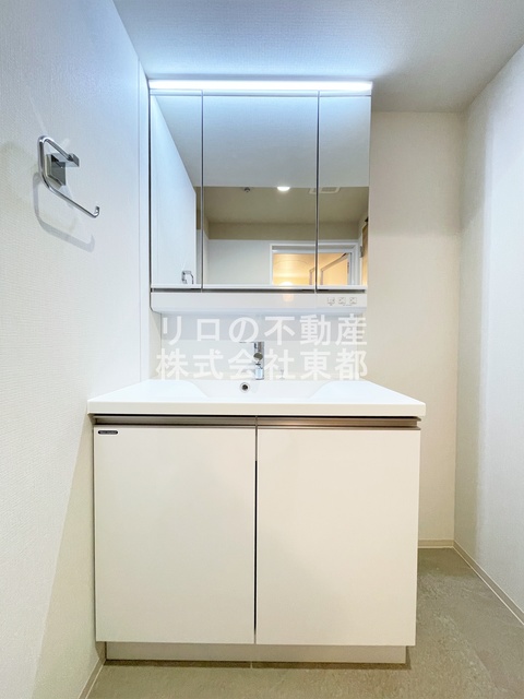 洗面設備　嬉しい洗面台は独立タイプ！
