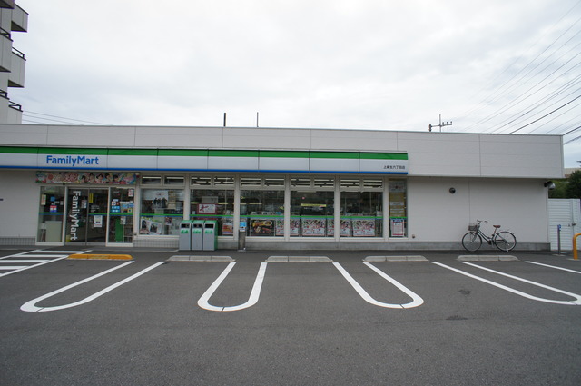 コンビニ　ファミリーマート柿生駅前店（コンビニ）まで322m