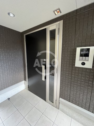 エントランス　LA MAISON VERTE 西田辺　エントランス