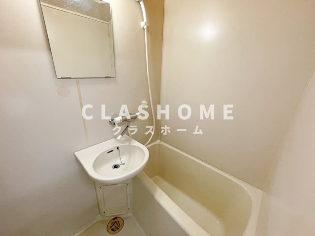 バス・シャワールーム　同物件の別部屋になります。